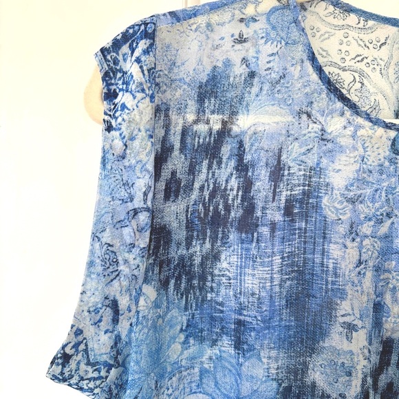 Blue Patterned Sleeveless Top - Picture 3 of 8